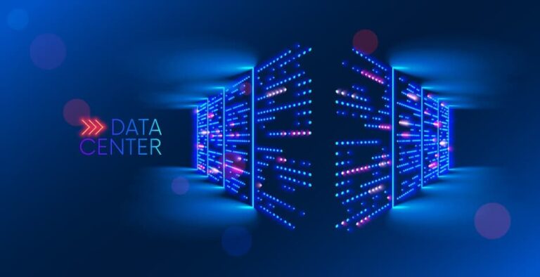 Centro de datos iluminado en azul, infraestructura sobre la que corre la tecnología publicitaria de Fáktica